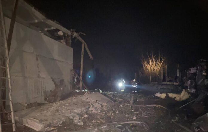 Edificio del Dnipro distrutto da incendio causato da missili russi