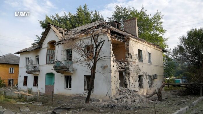 edificio danneggiato Donetsk