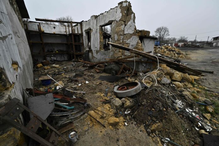 edificio di Kherson danneggiato dalle Bombe